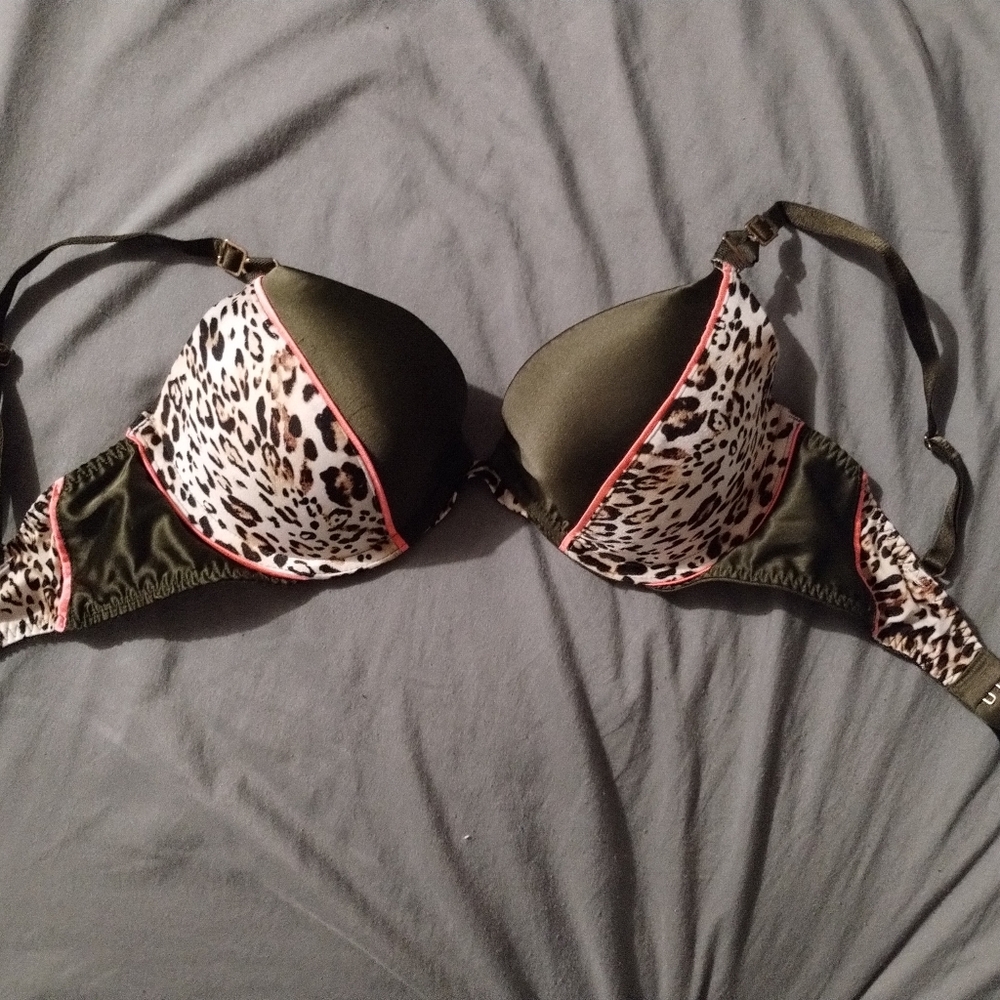 Victoria's Secret Very Sexy Pushup